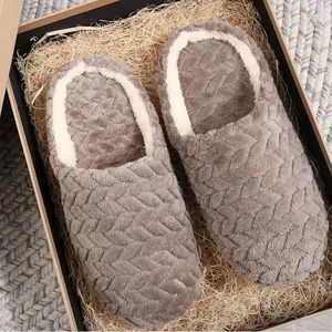 🍀Women’s Soft Plush Cozy Wave Pattern Comfortable Indoor slippers